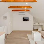 Tudor Apartamento